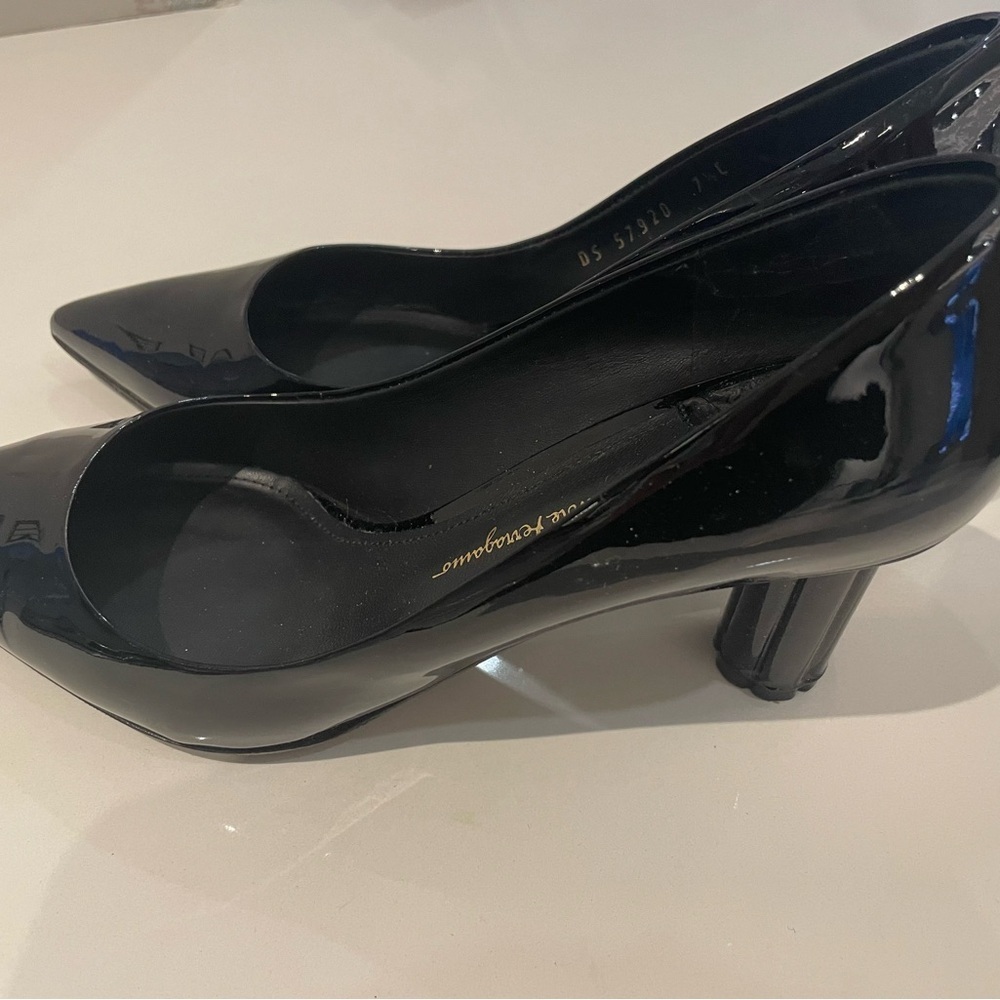 Salvatore Ferragamo Black Patent Pumps Heels Size 37.5 - Picture 12 of 12